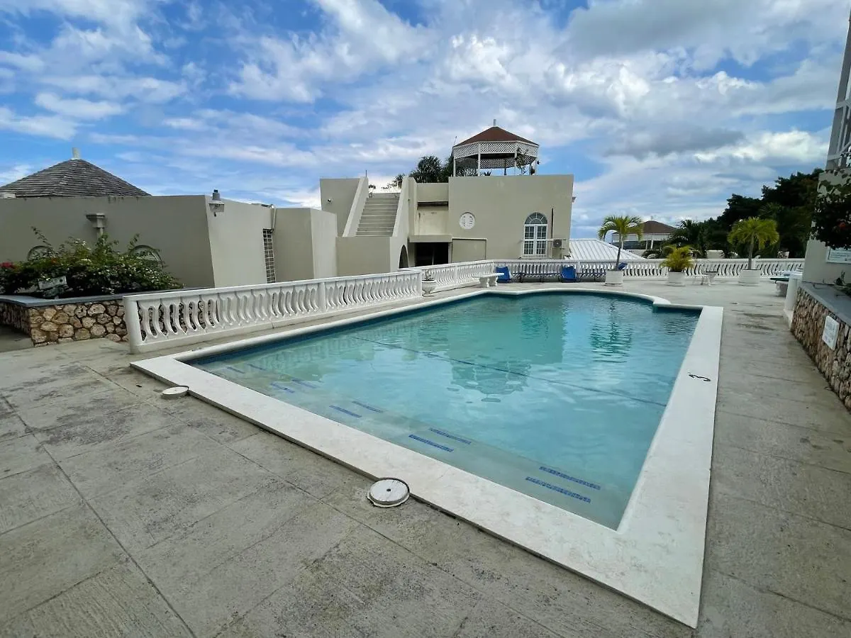 Apartment Hummingbird Retreat - Luxury Oceanview Apt, 7-Minute Walk To Beach Ocho Rios
