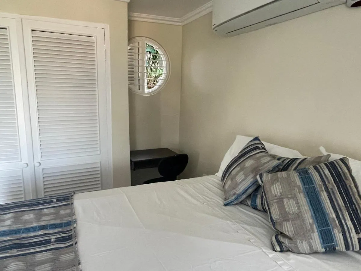 Hummingbird Retreat - Luxury Oceanview Apt, 7-Minute Walk To Beach Ocho Rios 0*,
