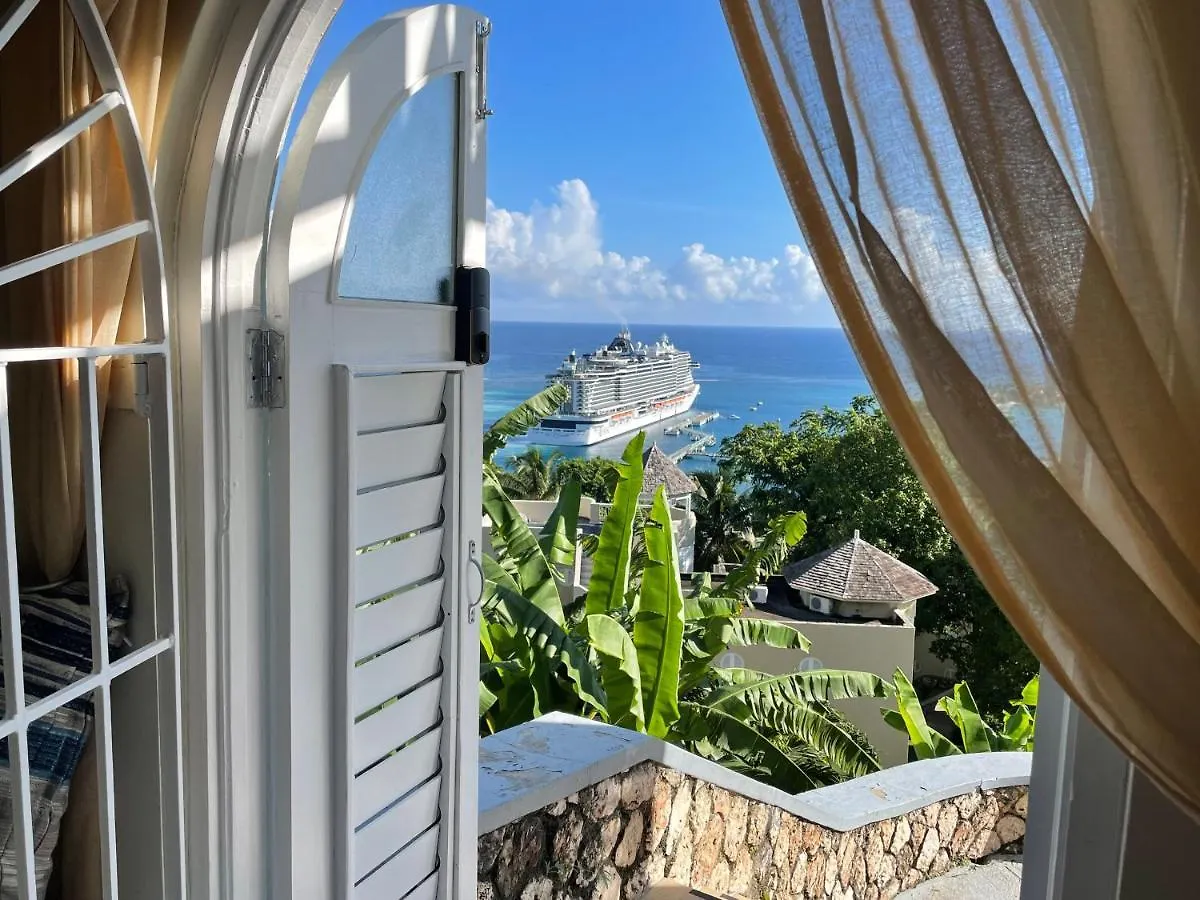 Hummingbird Retreat - Luxury Oceanview Apt, 7-Minute Walk To Beach Ocho Rios 0*,  Jamaika
