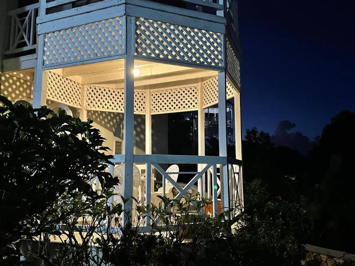 Hummingbird Retreat - Luxury Oceanview Apt, 7-Minute Walk To Beach Ocho Rios Jamaika